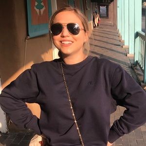 Meet your Posher, Laura